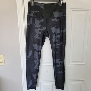 PRANA Women's Compression Leggings Black Gray Camo Print Athlesiure Size Large